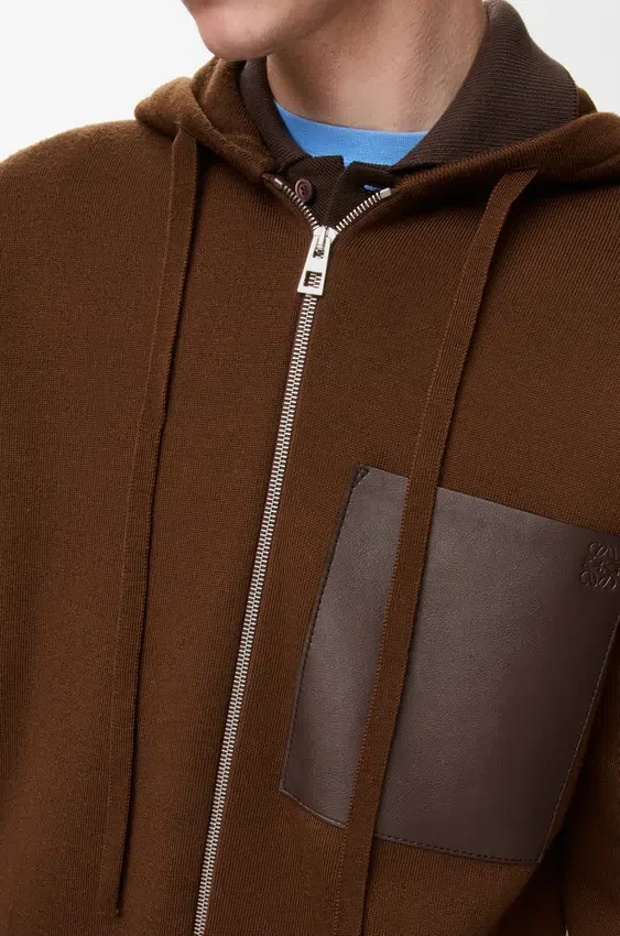 Bluza z kapturem zapinana na zamek, wykonana z wełny Bluza z kapturem zapinana na zamek, wykonana z wełny