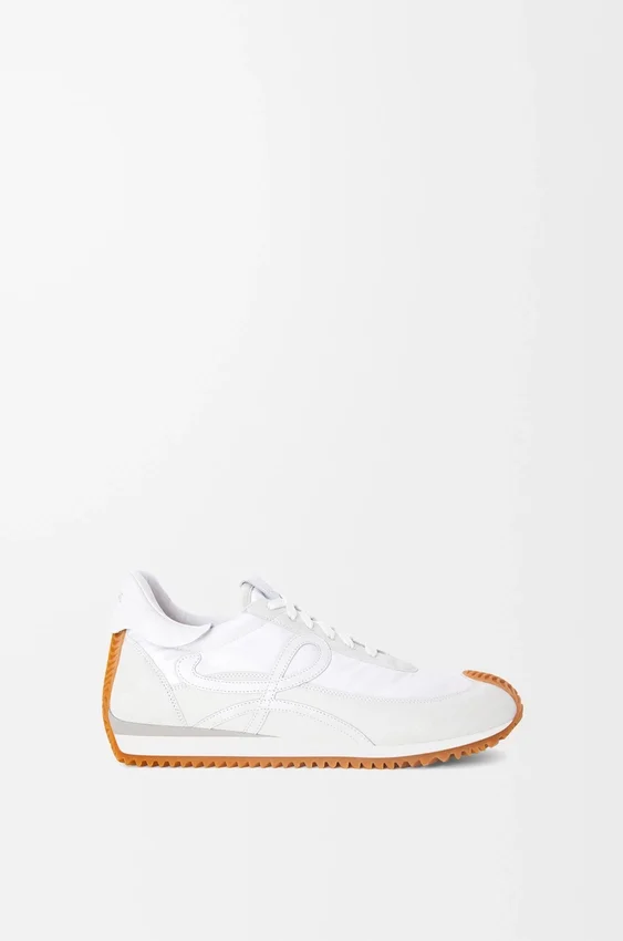 Buty sportowe „Flow Runner” z nylonu i zamszu Buty sportowe „Flow Runner” z nylonu i zamszu