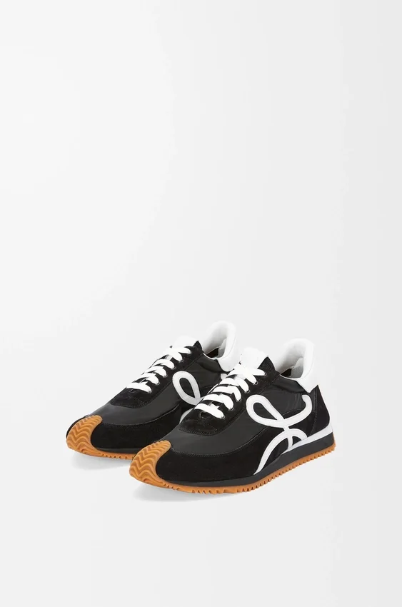 Buty sportowe „Flow Runner” z nylonu i zamszu Buty sportowe „Flow Runner” z nylonu i zamszu