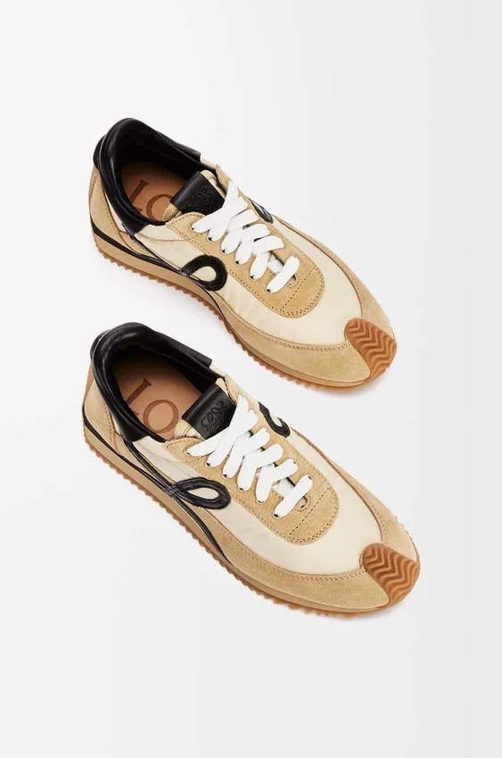 Buty sportowe „Flow Runner” z nylonu i zamszu Buty sportowe „Flow Runner” z nylonu i zamszu