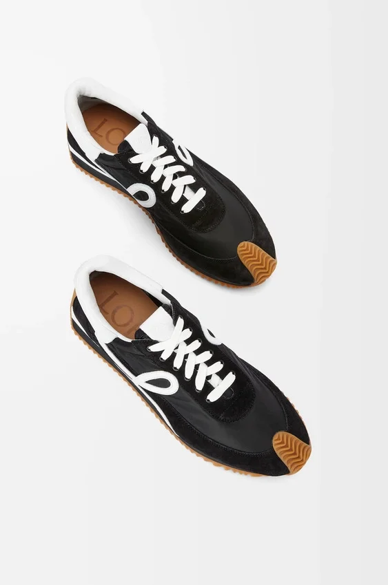 Buty sportowe „Flow Runner” z nylonu i zamszu Buty sportowe „Flow Runner” z nylonu i zamszu