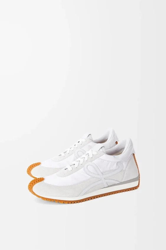 Buty sportowe „Flow Runner” z nylonu i zamszu Buty sportowe „Flow Runner” z nylonu i zamszu