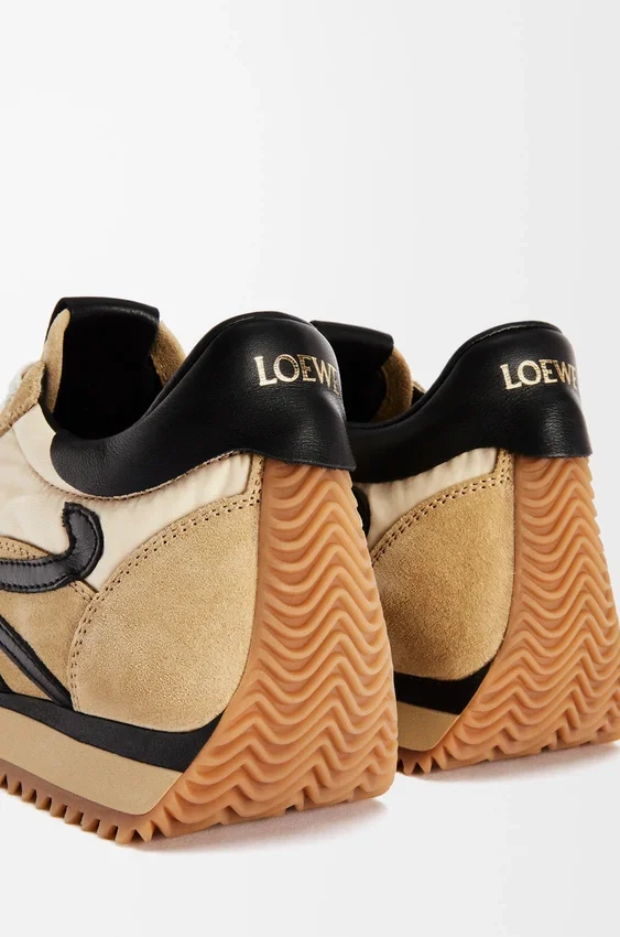 Buty sportowe „Flow Runner” z nylonu i zamszu Buty sportowe „Flow Runner” z nylonu i zamszu