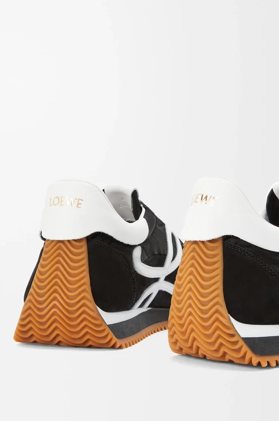 Buty sportowe „Flow Runner” z nylonu i zamszu Buty sportowe „Flow Runner” z nylonu i zamszu