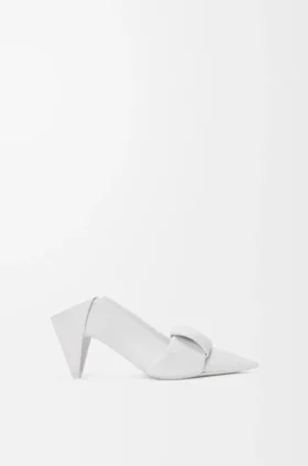 Czółenka z klapką z tyłu w stylu origami, wykonane ze skóry jagnięcej