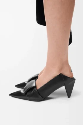 Czółenka z klapką z tyłu w stylu origami, wykonane ze skóry jagnięcej