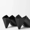 Czółenka z klapką z tyłu w stylu origami, wykonane ze skóry jagnięcej Czółenka z klapką z tyłu w stylu origami, wykonane ze skóry jagnięcej
