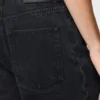 Dżinsy typu baggy z anagramem Dżinsy typu baggy z anagramem