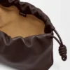 Duża Flamenco Purse z miękkiej skóry jagnięcej typu nappa Duża Flamenco Purse z miękkiej skóry jagnięcej typu nappa