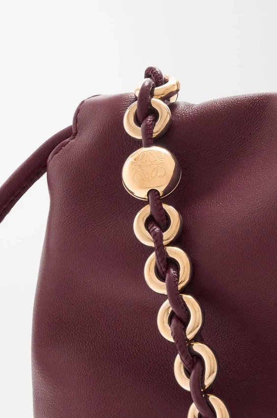 Duża Flamenco Purse z miękkiej skóry jagnięcej typu nappa Duża Flamenco Purse z miękkiej skóry jagnięcej typu nappa