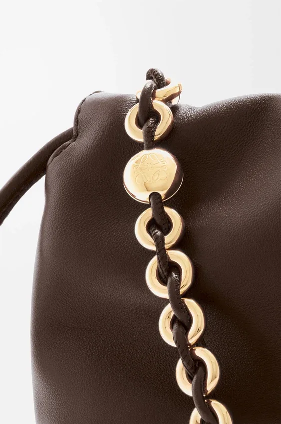 Duża Flamenco Purse z miękkiej skóry jagnięcej typu nappa Duża Flamenco Purse z miękkiej skóry jagnięcej typu nappa