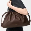 Duża Flamenco Purse z miękkiej skóry jagnięcej typu nappa Duża Flamenco Purse z miękkiej skóry jagnięcej typu nappa