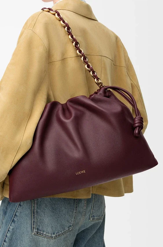 Duża Flamenco Purse z miękkiej skóry jagnięcej typu nappa Duża Flamenco Purse z miękkiej skóry jagnięcej typu nappa