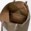 Duża, pozioma torba Puzzle Fold z miękkiej, ziarnistej skóry cielęcej Duża, pozioma torba Puzzle Fold z miękkiej, ziarnistej skóry cielęcej