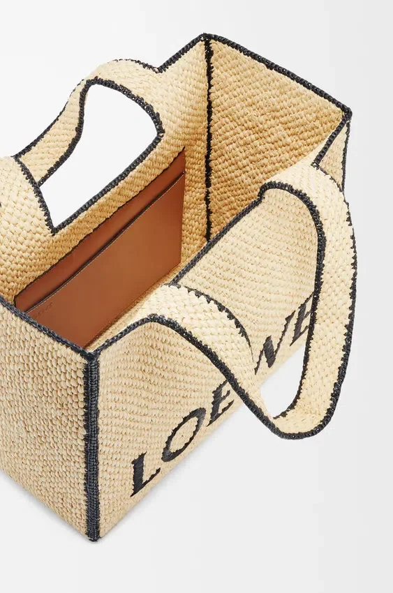 Duża torba Loewe Font Tote z rafii Duża torba Loewe Font Tote z rafii