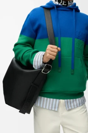 Duża torba Loop Hobo z miękkiej, ziarnistej skóry cielęcej