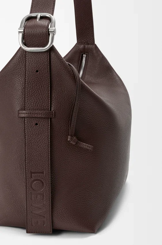 Duża torba Loop Hobo z miękkiej, ziarnistej skóry cielęcej Duża torba Loop Hobo z miękkiej, ziarnistej skóry cielęcej