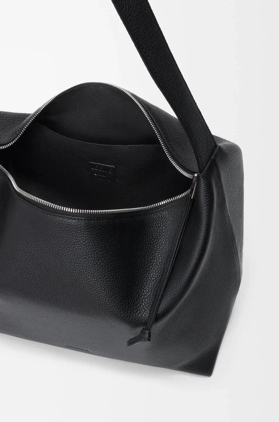 Duża torba Loop Hobo z miękkiej, ziarnistej skóry cielęcej Duża torba Loop Hobo z miękkiej, ziarnistej skóry cielęcej