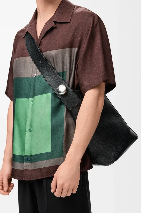 Duża torba Pebble Bucket z miękkiej, ziarnistej skóry cielęcej Duża torba Pebble Bucket z miękkiej, ziarnistej skóry cielęcej