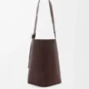 Duża torba Pebble Bucket z miękkiej, ziarnistej skóry cielęcej Duża torba Pebble Bucket z miękkiej, ziarnistej skóry cielęcej