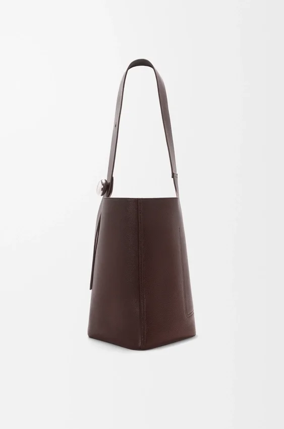 Duża torba Pebble Bucket z miękkiej, ziarnistej skóry cielęcej Duża torba Pebble Bucket z miękkiej, ziarnistej skóry cielęcej