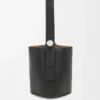 Duża torba Pebble Bucket z miękkiej, ziarnistej skóry cielęcej Duża torba Pebble Bucket z miękkiej, ziarnistej skóry cielęcej