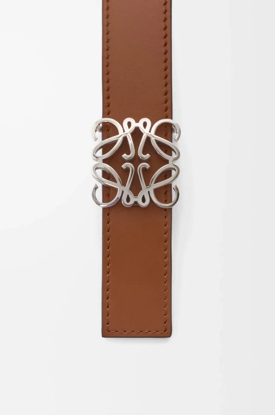 Dwustronny pasek „Anagram” typu „Bombé” z gładkiej skóry cielęcej Dwustronny pasek „Anagram” typu „Bombé” z gładkiej skóry cielęcej