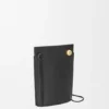 Etui na kostkę „Pebble” z klasycznej skóry cielęcej Etui na kostkę „Pebble” z klasycznej skóry cielęcej