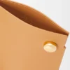 Etui na kostkę „Pebble” z klasycznej skóry cielęcej Etui na kostkę „Pebble” z klasycznej skóry cielęcej