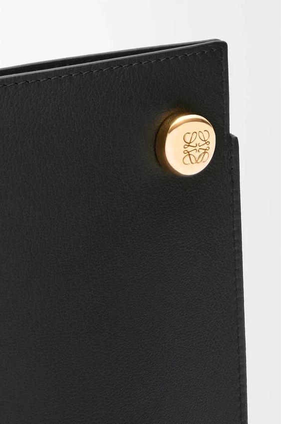 Etui na kostkę „Pebble” z klasycznej skóry cielęcej Etui na kostkę „Pebble” z klasycznej skóry cielęcej