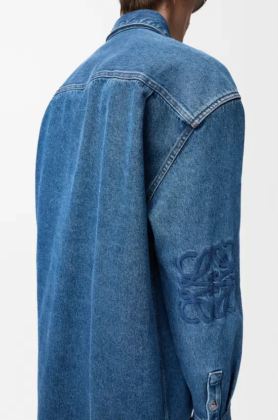 Koszula typu overshirt z motywem Anagram z dżinsu Koszula typu overshirt z motywem Anagram z dżinsu