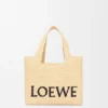 Mała Font Tote z napisem „Loewe” z rafii Mała Font Tote z napisem „Loewe” z rafii