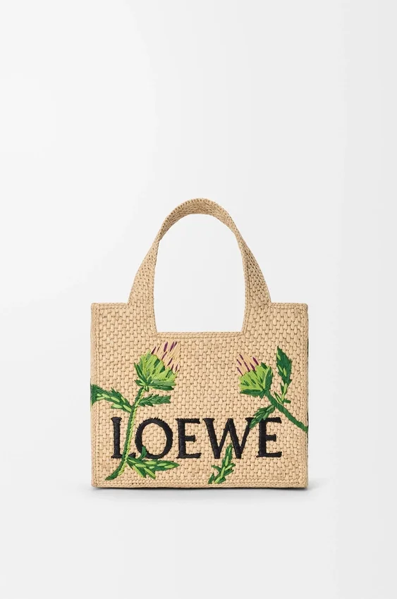 Mała Font Tote z napisem „Loewe” z rafii Mała Font Tote z napisem „Loewe” z rafii