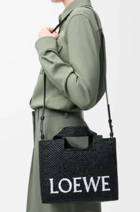 Mała Font Tote z napisem „Loewe” z rafii