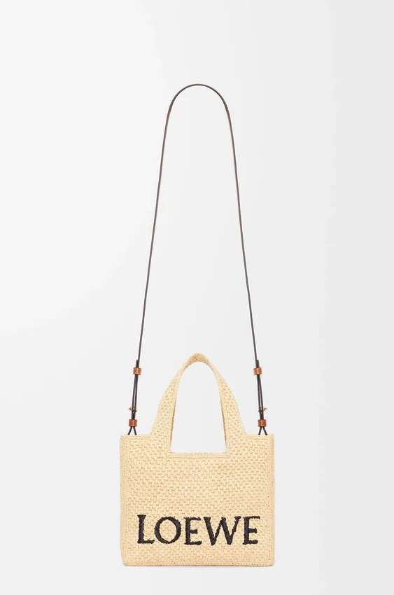 Mała Font Tote z napisem „Loewe” z rafii Mała Font Tote z napisem „Loewe” z rafii