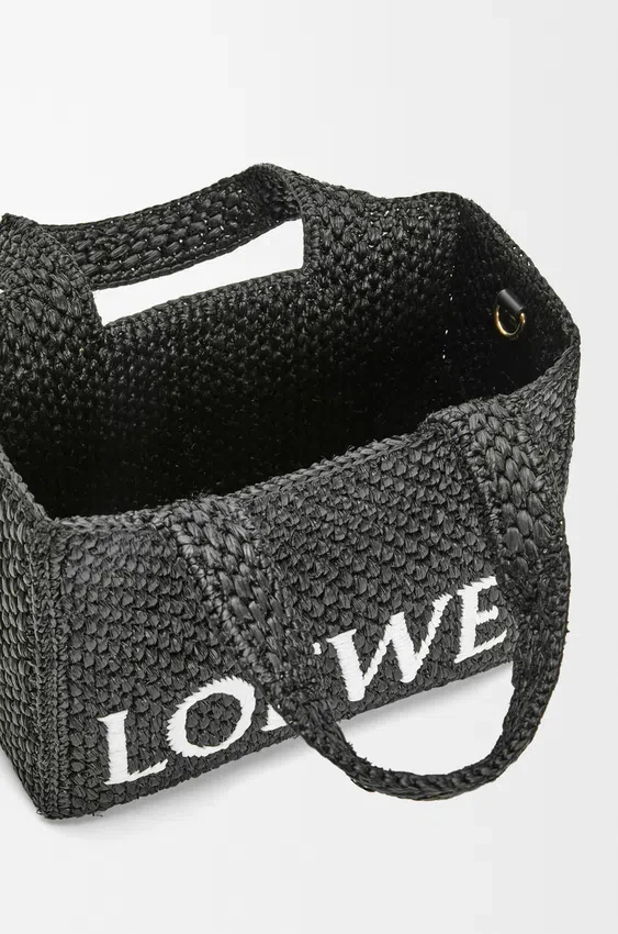 Mała Font Tote z napisem „Loewe” z rafii Mała Font Tote z napisem „Loewe” z rafii
