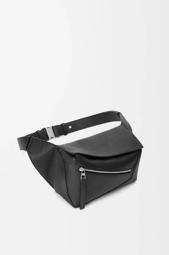Mała Puzzle Bumbag z ziarnistej skóry cielęcej Mała Puzzle Bumbag z ziarnistej skóry cielęcej