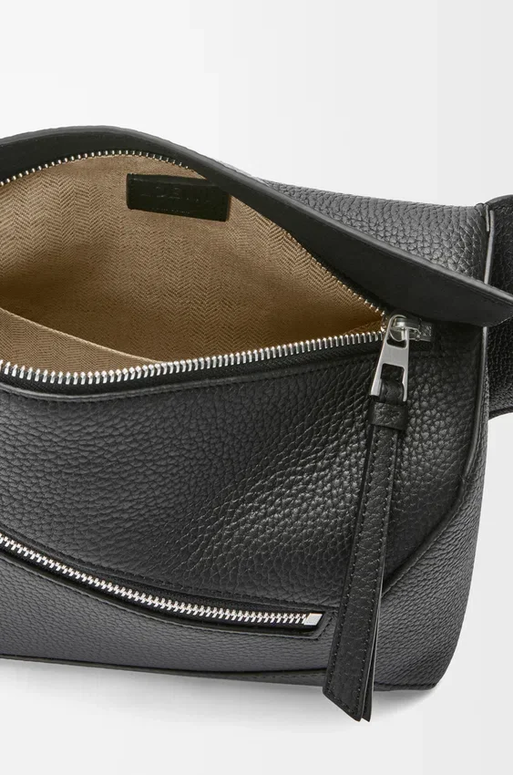 Mała Puzzle Bumbag z ziarnistej skóry cielęcej Mała Puzzle Bumbag z ziarnistej skóry cielęcej