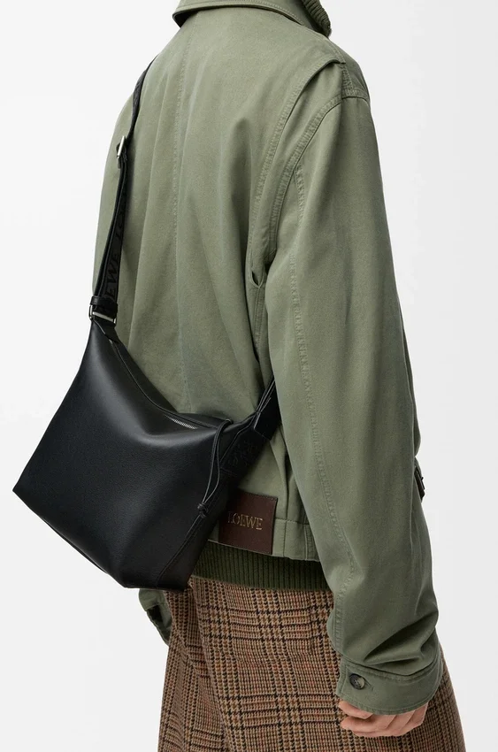 Mała torebka Cubi Crossbody z miękkiej, gładkiej skóry cielęcej i żakardu Mała torebka Cubi Crossbody z miękkiej, gładkiej skóry cielęcej i żakardu