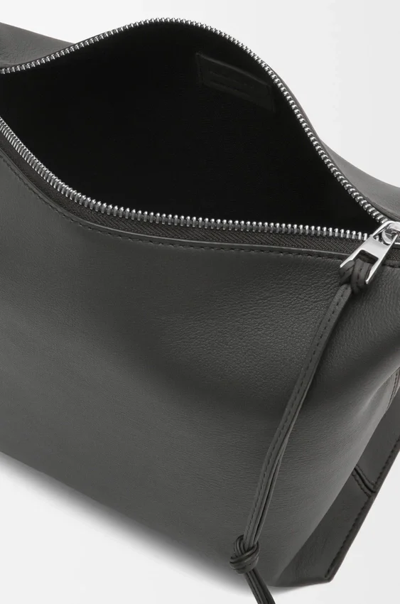 Mała torebka Cubi Crossbody z miękkiej, gładkiej skóry cielęcej i żakardu Mała torebka Cubi Crossbody z miękkiej, gładkiej skóry cielęcej i żakardu