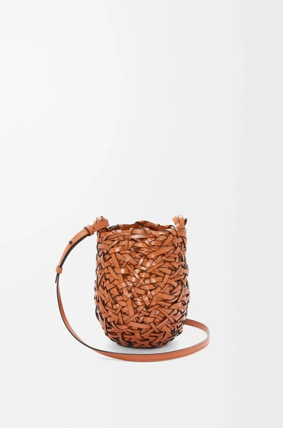 Mała torebka Nest Basket ze skóry cielęcej Mała torebka Nest Basket ze skóry cielęcej