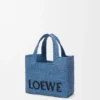 Mini font Tote loewe z napisem w rafii Mini font Tote loewe z napisem w rafii