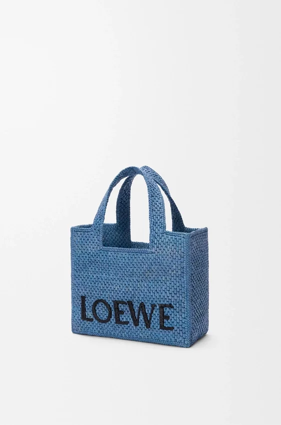 Mini font Tote loewe z napisem w rafii Mini font Tote loewe z napisem w rafii