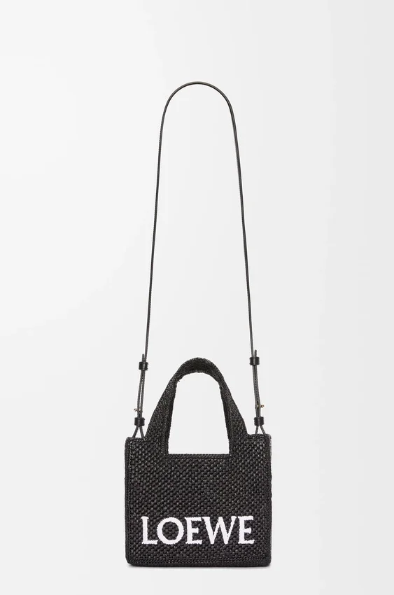 Mini font Tote loewe z napisem w rafii Mini font Tote loewe z napisem w rafii