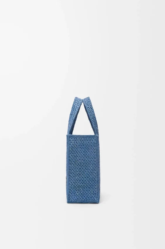 Mini font Tote loewe z napisem w rafii Mini font Tote loewe z napisem w rafii