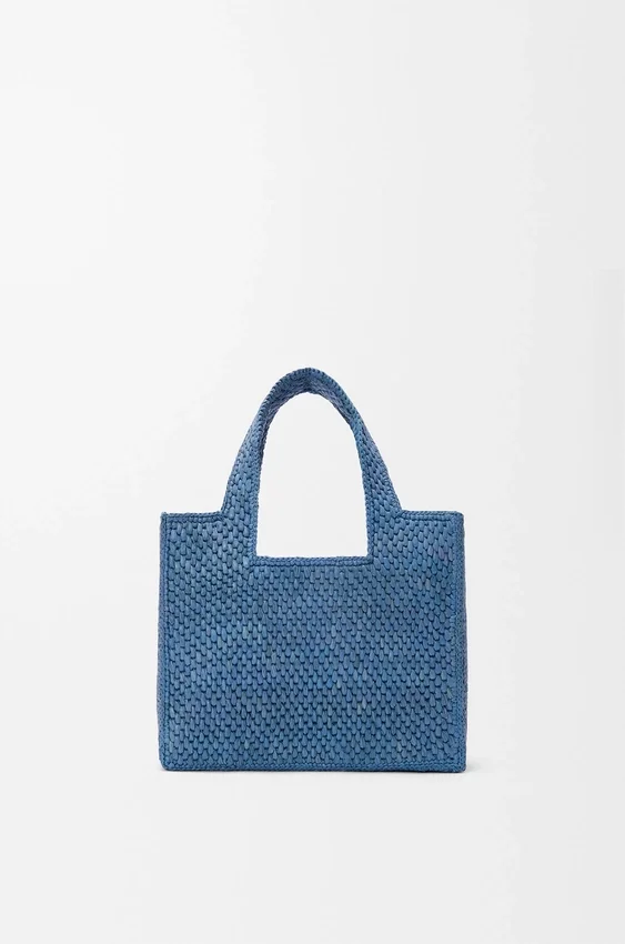 Mini font Tote loewe z napisem w rafii Mini font Tote loewe z napisem w rafii
