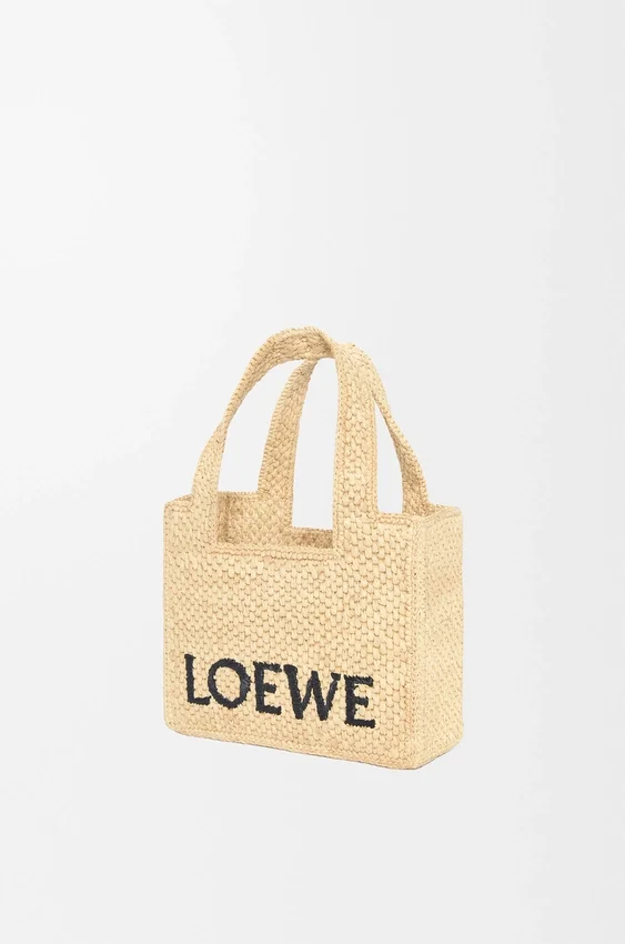 Mini font Tote loewe z napisem w rafii Mini font Tote loewe z napisem w rafii