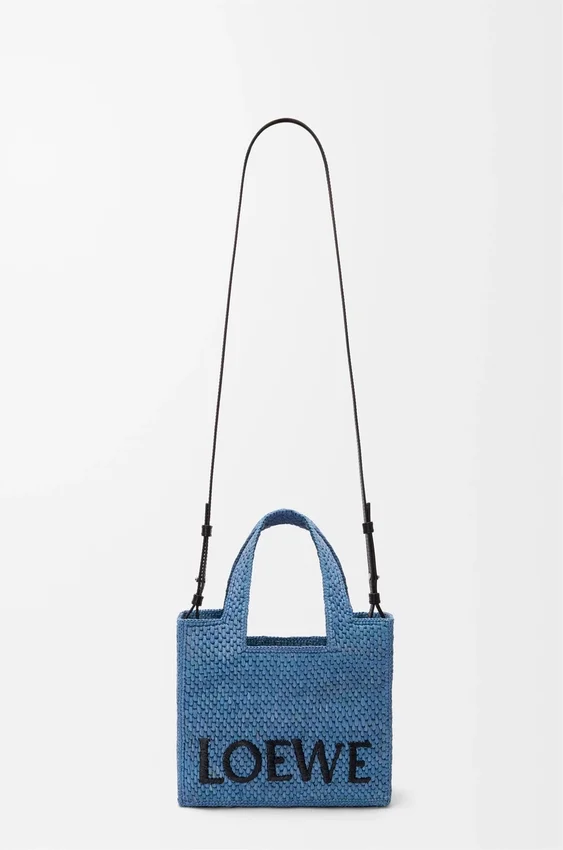 Mini font Tote loewe z napisem w rafii Mini font Tote loewe z napisem w rafii