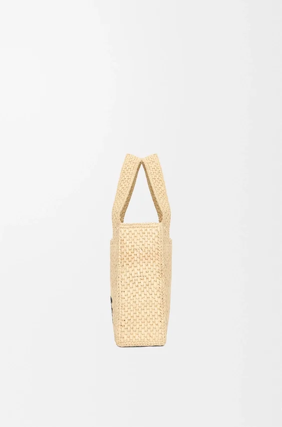 Mini font Tote loewe z napisem w rafii Mini font Tote loewe z napisem w rafii