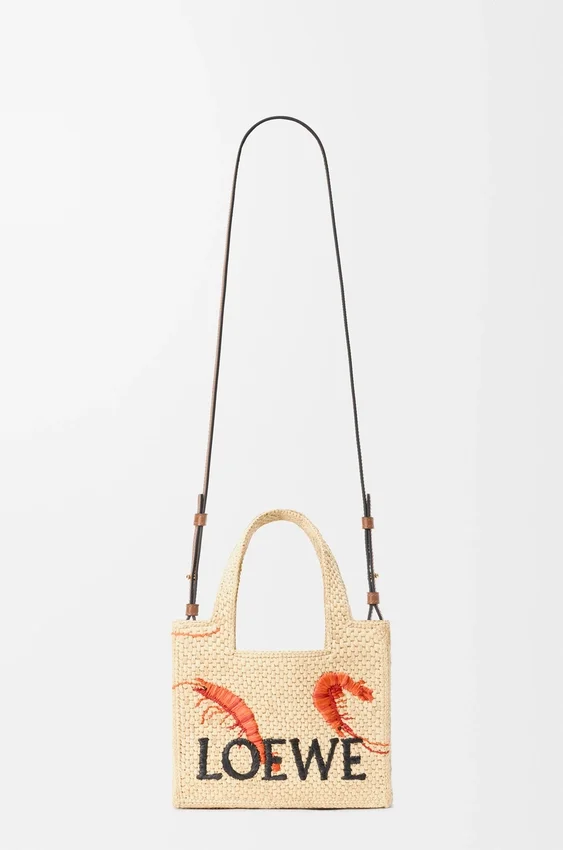 Mini font Tote loewe z napisem w rafii Mini font Tote loewe z napisem w rafii